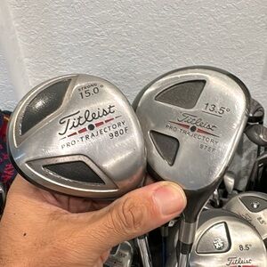 Titleist fairway woods 2 pc in right handed